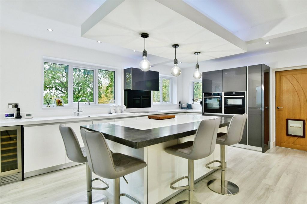 Property photo 3 of 37 Picture No. 38