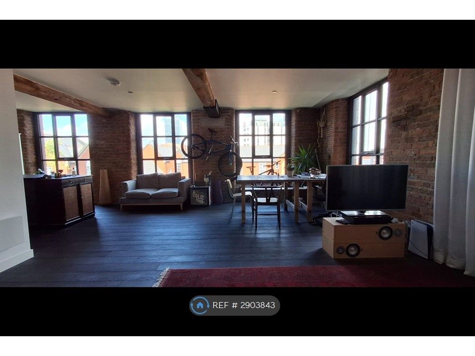 Property photo 1 of 17 Living Space