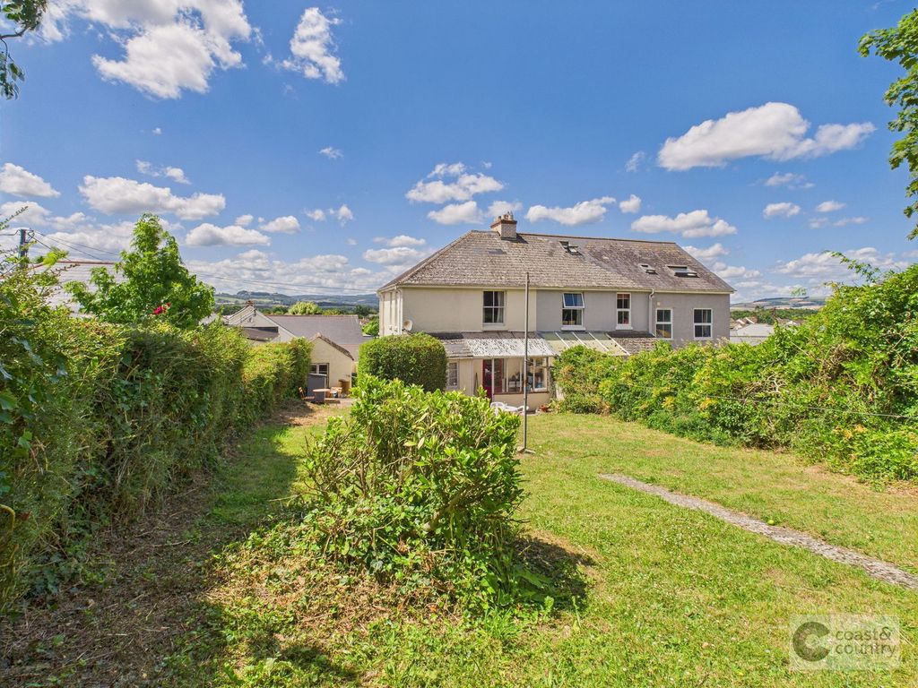 Property photo 2 of 23