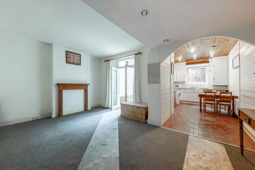 Property photo 2 of 5 Image