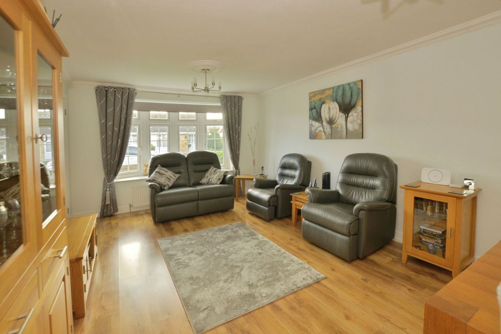 Property photo 2 of 17 Photo