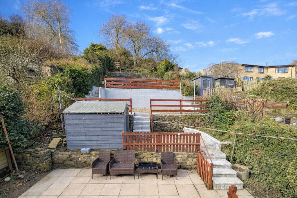 Property photo 2 of 20 Bradford Road Ewemove Brighouse Jpgext (5)