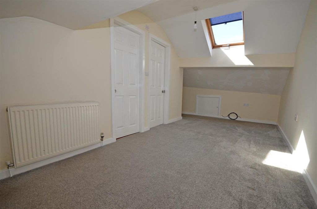 Property photo 3 of 19 16.Jpg