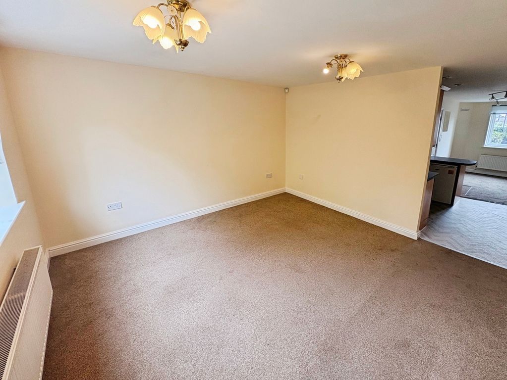 Property photo 2 of 10 Living Room