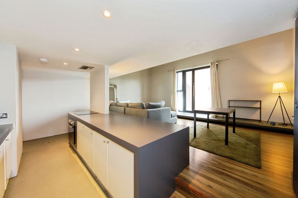 Property photo 3 of 20 Pbox-Img.Jpg