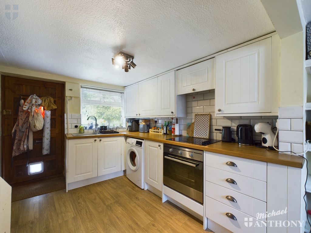 Property photo 3 of 10 Cam03218G0-Pr0269-Still011