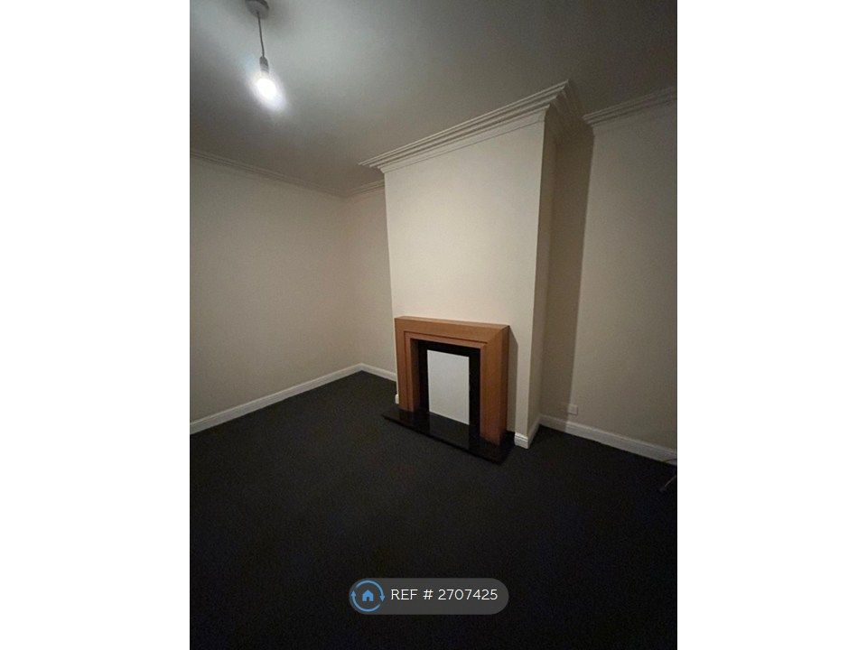 Property photo 2 of 19 Living Room