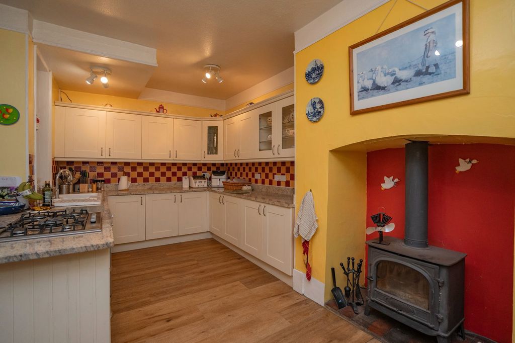 Additional image 33 of 4 bed semi-detached house for saleWoodfarm Road, Malvern WR14