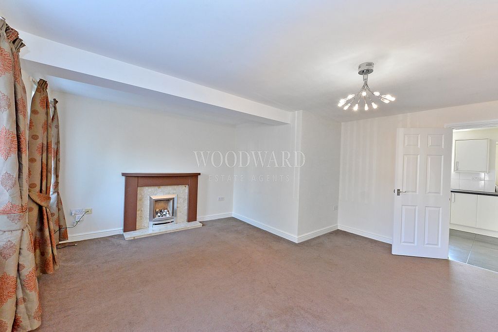 Property photo 2 of 20 Living Room