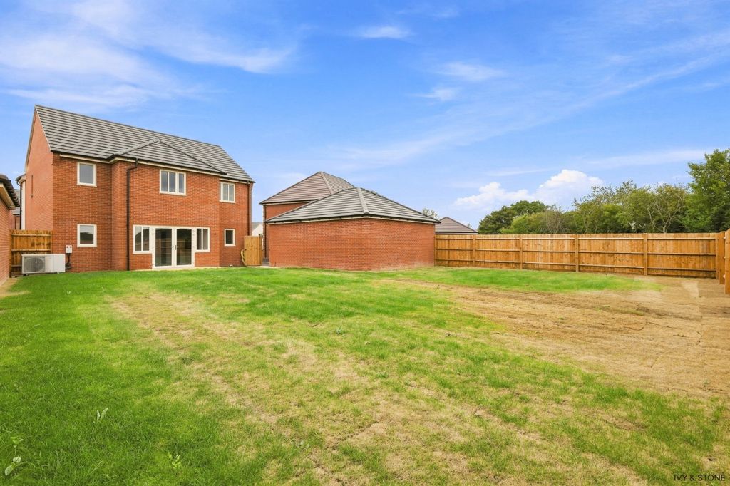 Property photo 3 of 10 5157273