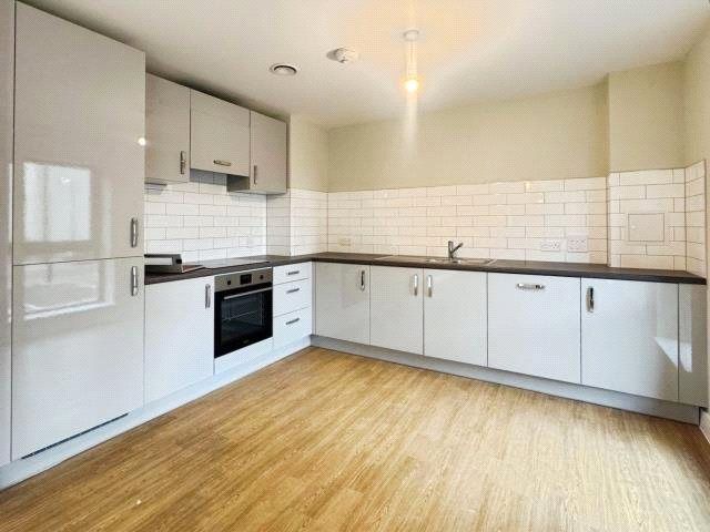 Property photo 3 of 9 Kitchen