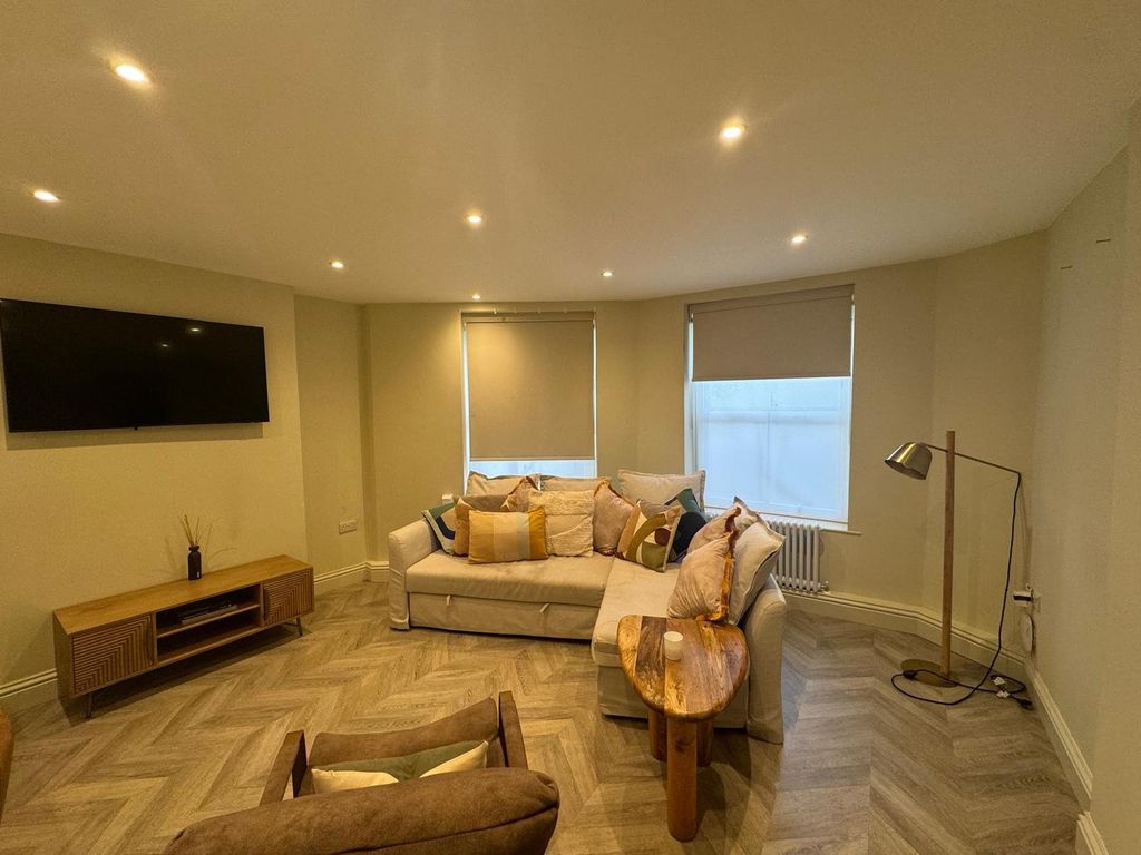 Property photo 2 of 11 Picture No. 07