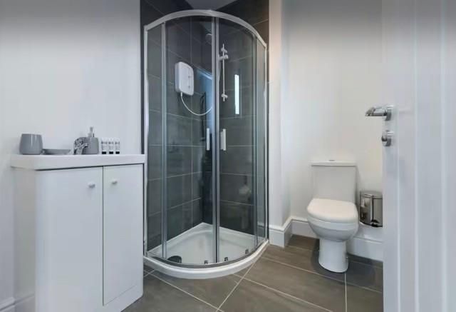 Property photo 1 of 11 Bathroom.Jpg