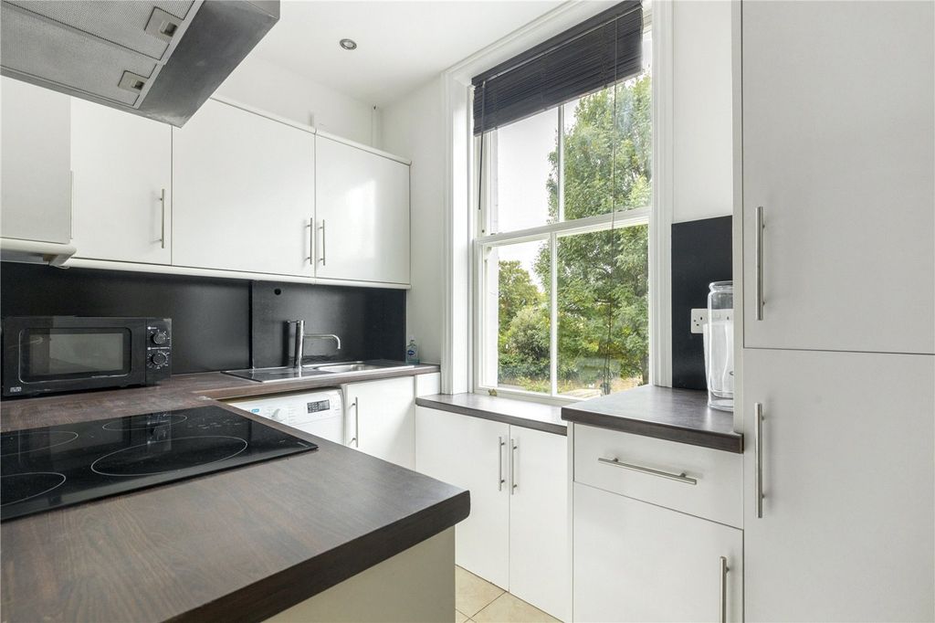 Property photo 3 of 11 Picture No. 10