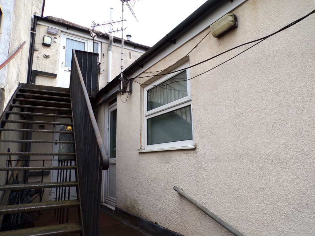 Property photo 1 of 3