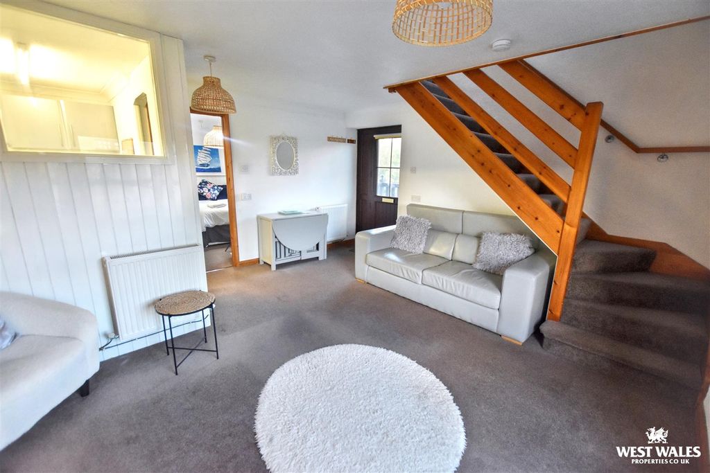 Property photo 2 of 23 17 (58).Jpg