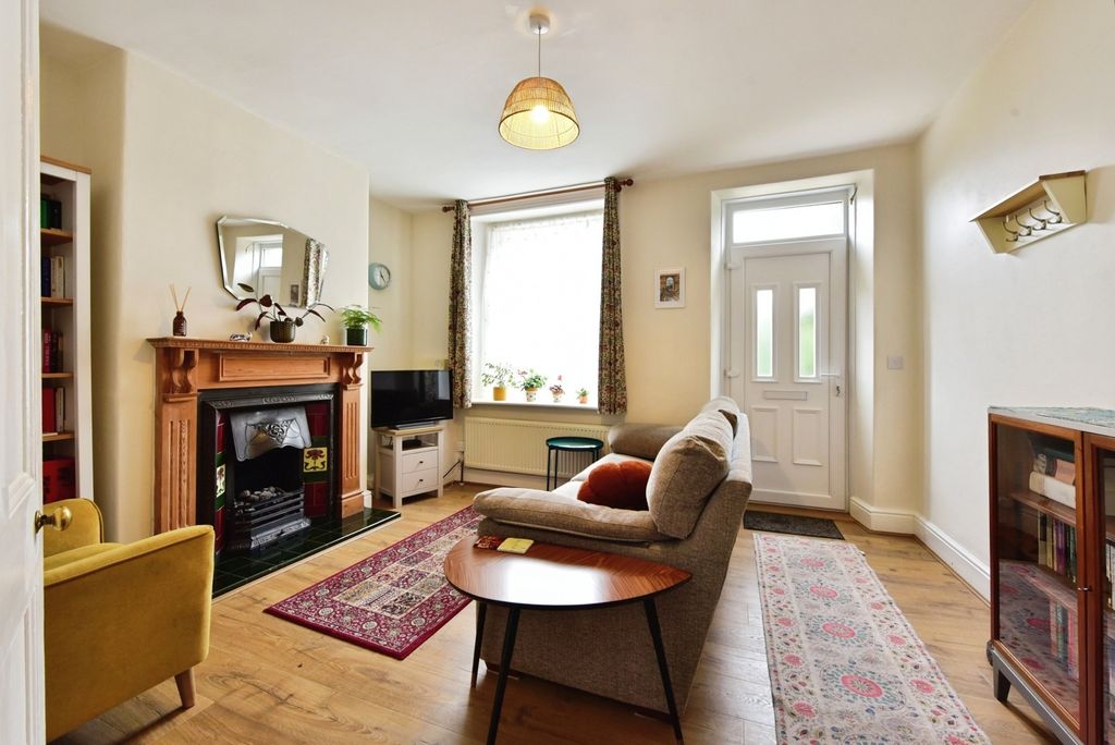 Property photo 3 of 17 Pbox-Img.Jpg