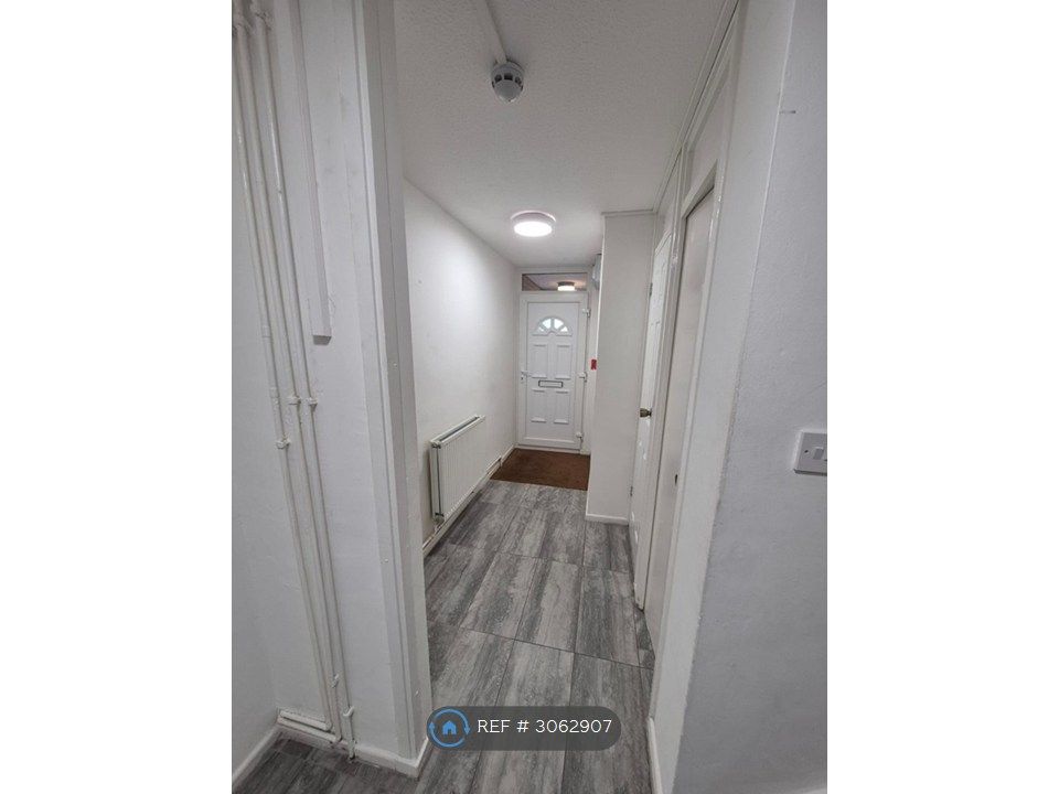 Property photo 3 of 27