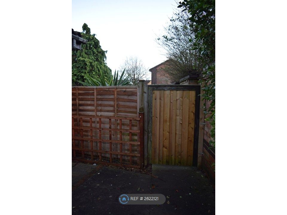 Property photo 2 of 17 Front Gate