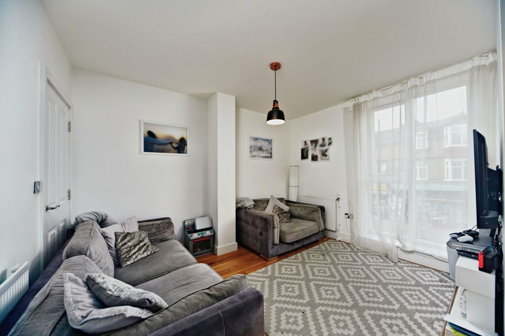 Property photo 2 of 18 Pbox-Img.Jpg