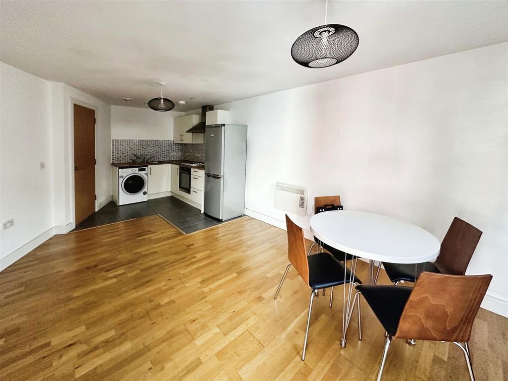 Property photo 3 of 12 Lounge Kitchen