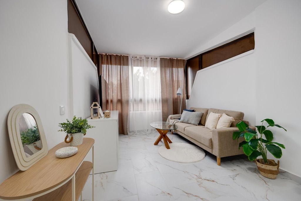 Property photo 3 of 35