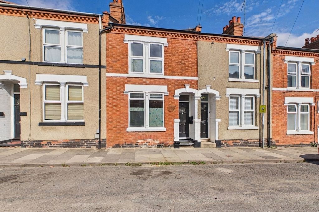 Property photo 1 of 12