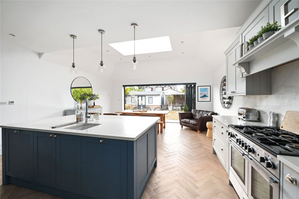 Property photo 1 of 18 Picture No. 10