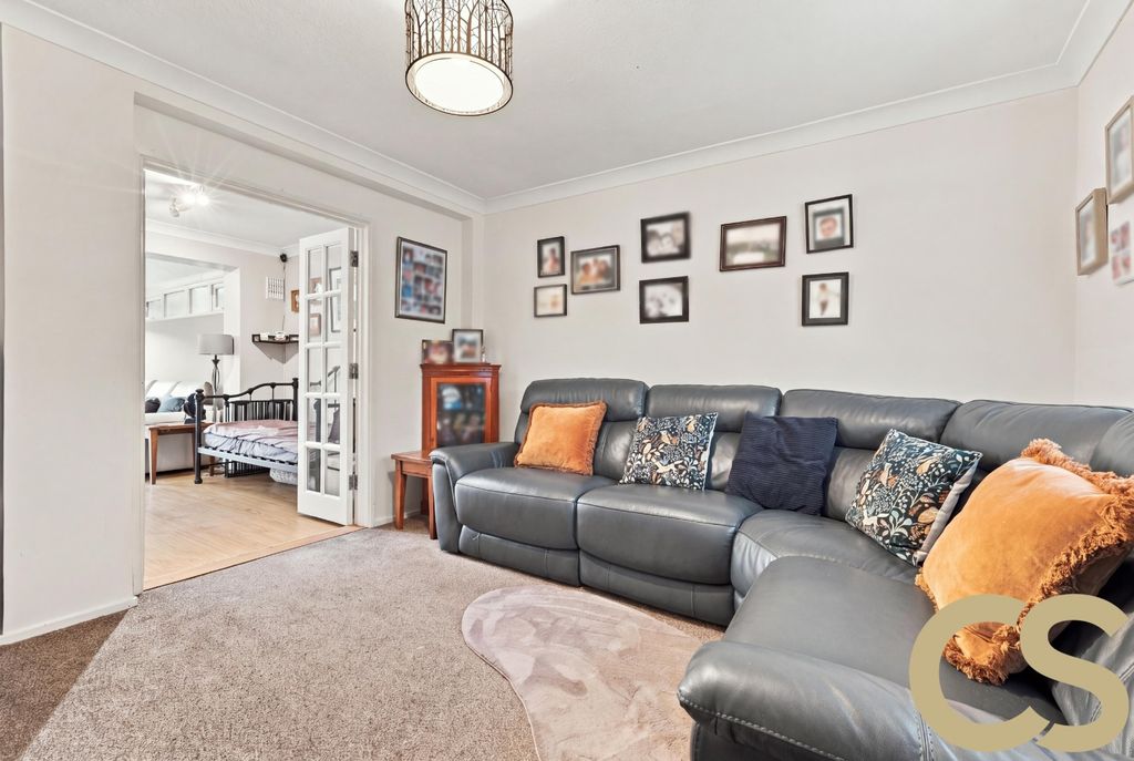 Property photo 2 of 17 5060843