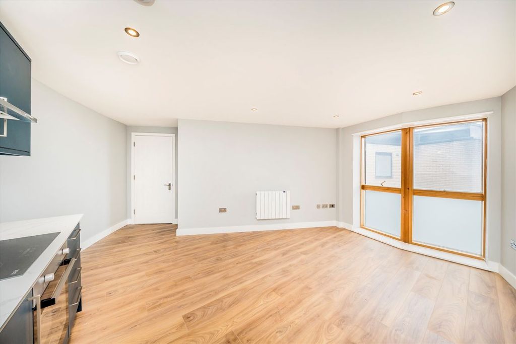 Property photo 2 of 3