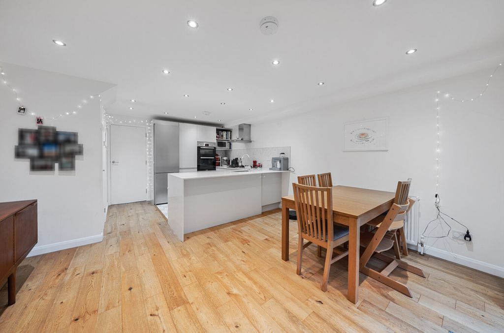 Property photo 2 of 20 1380907-15-691701...