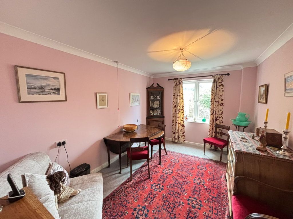 Property photo 3 of 12