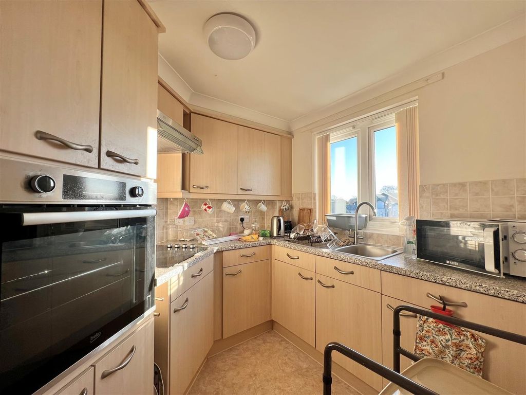 Property photo 2 of 13 Kitchen