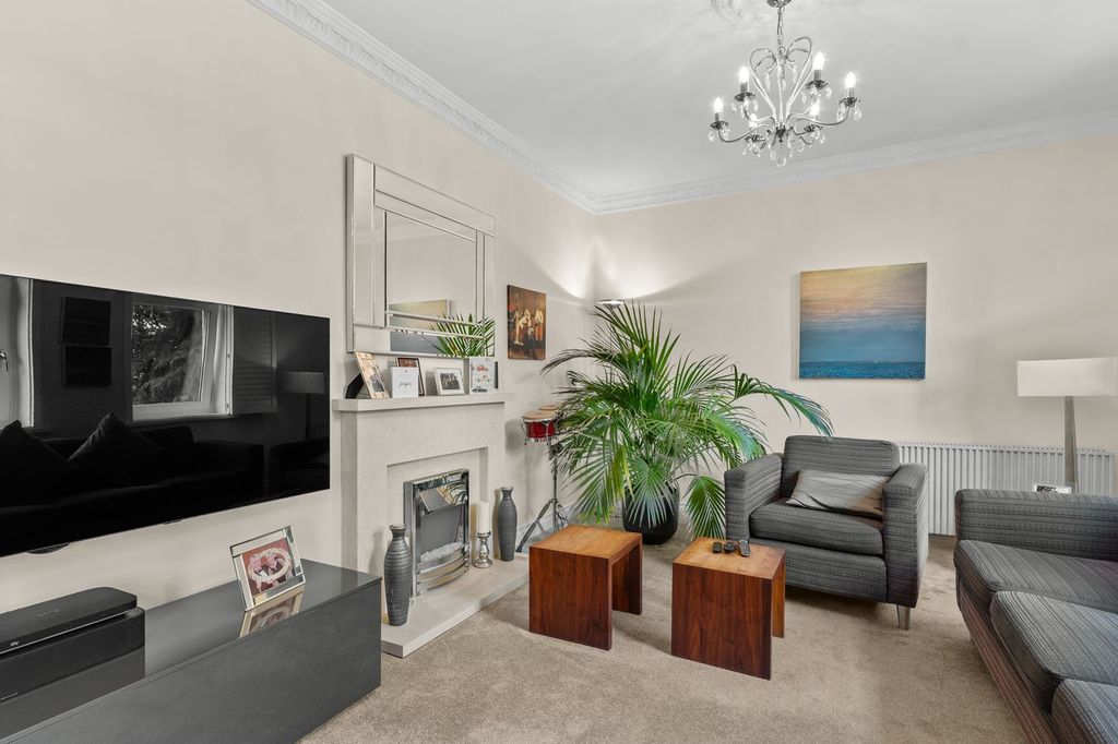 Property photo 3 of 34