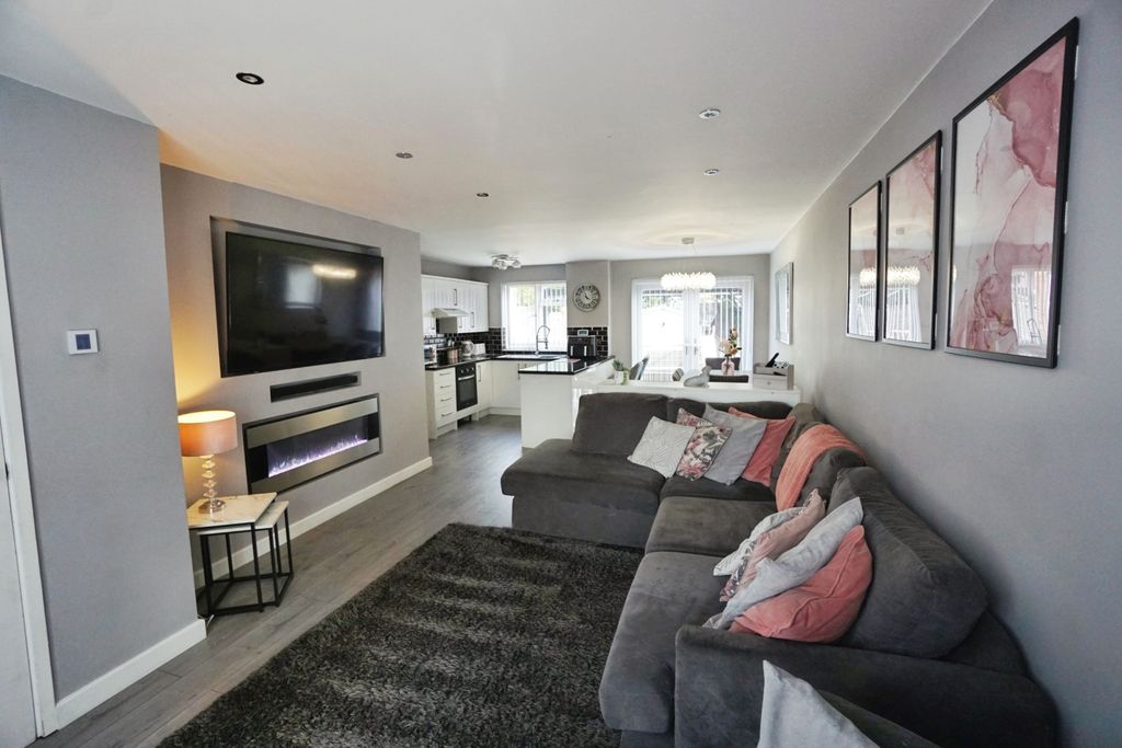 Property photo 2 of 16 Open Plan Living Kitchen Diner