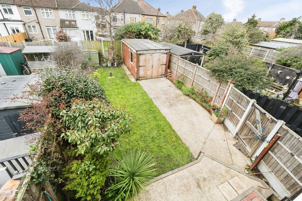 Property photo 2 of 13