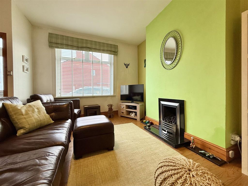 Property photo 2 of 24