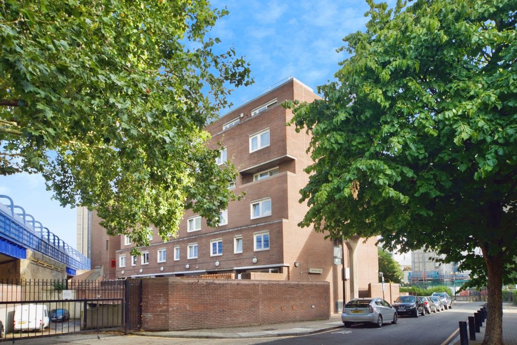 Property photo 3 of 17 Photo