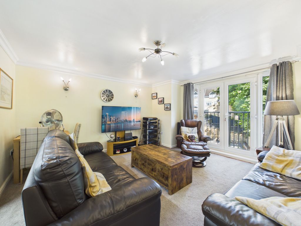 Property photo 3 of 15 Cam02637G0-Pr0052-Still014