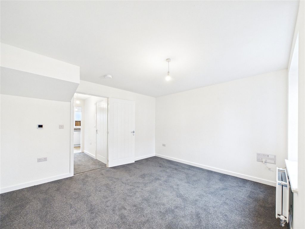 Property photo 2 of 19 Picture No. 01