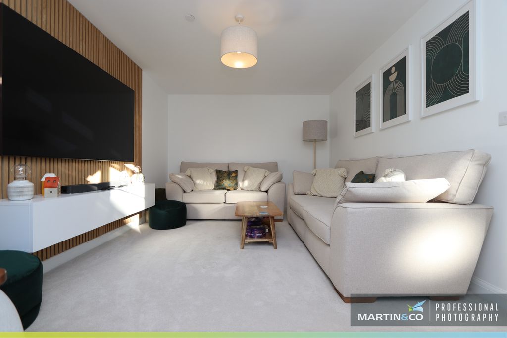 Property photo 3 of 31