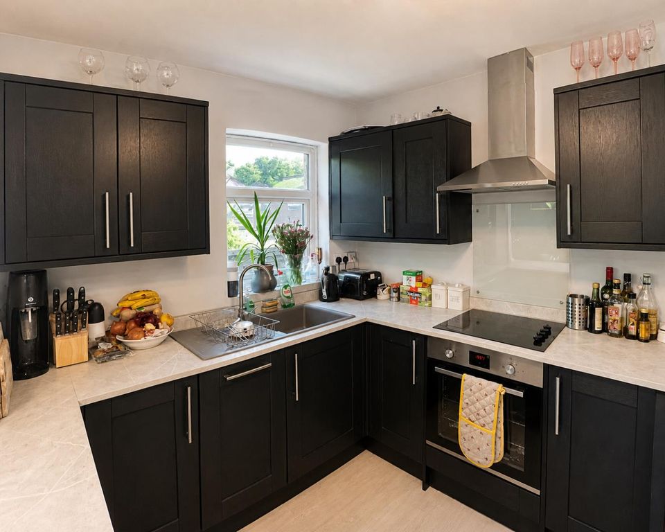 Property photo 3 of 10 Kitchen.Png