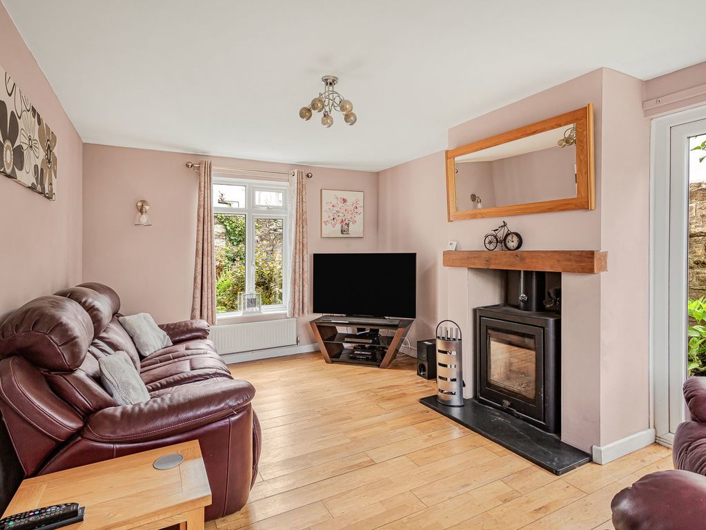 Property photo 2 of 28