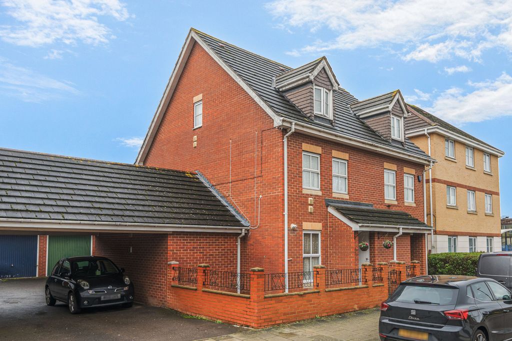 Property photo 1 of 20 External