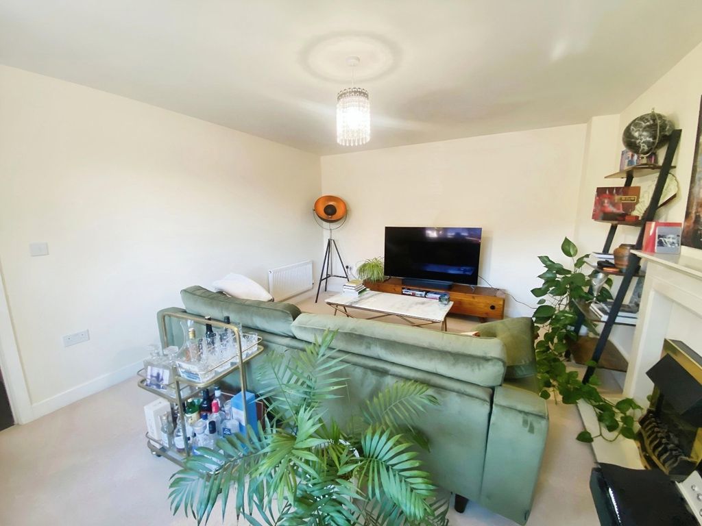 Property photo 2 of 16 Picture No. 33