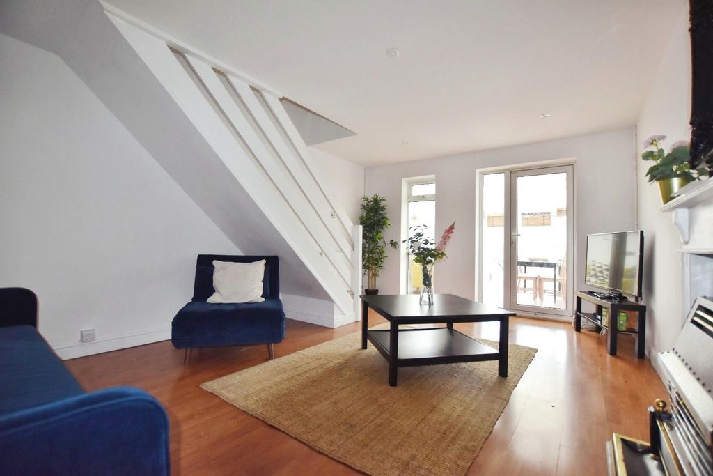 Property photo 2 of 9 Living Room