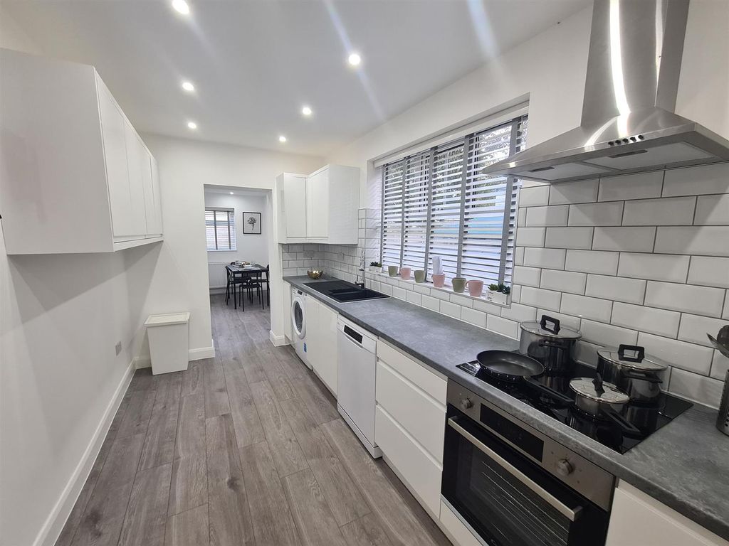 Property photo 3 of 7 Vsbybyzg.Jpeg