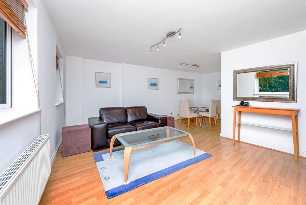 Property photo 3 of 7 Picture No. 06