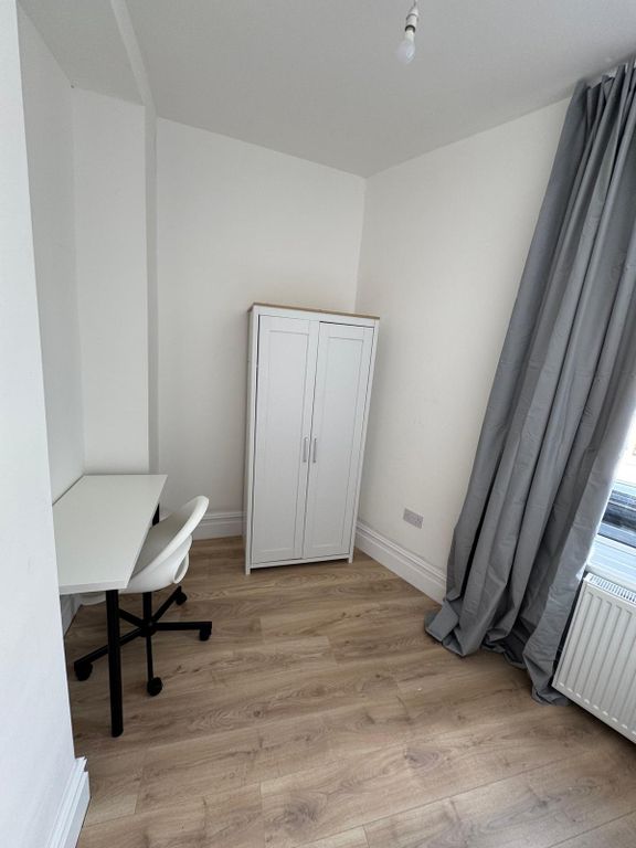 Property photo 3 of 4