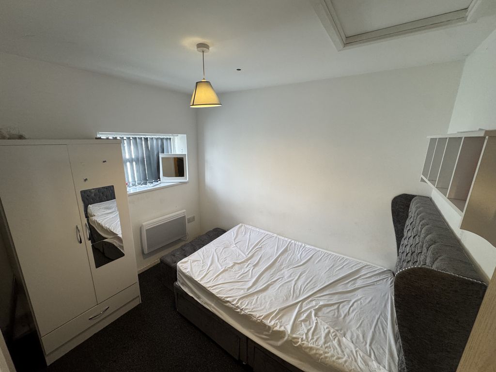 Property photo 1 of 3